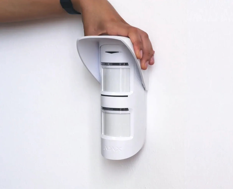 38216.60.WH : Sun & Weather Shield for MotionProtect Outdoor Jeweller