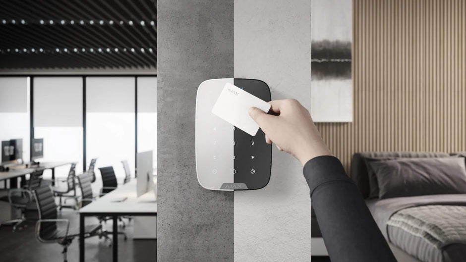 38221.89.WH : Ajax Pass (100pcs) ASP White